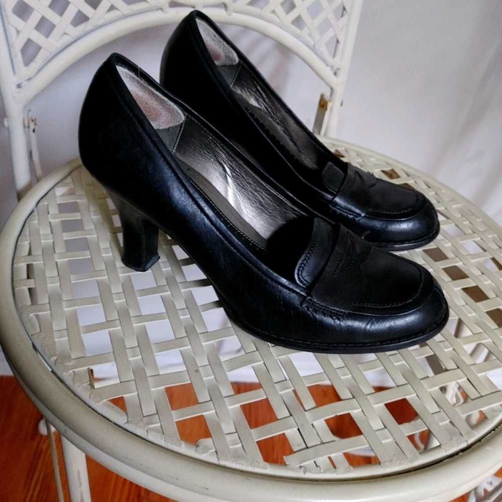 Dress shoes